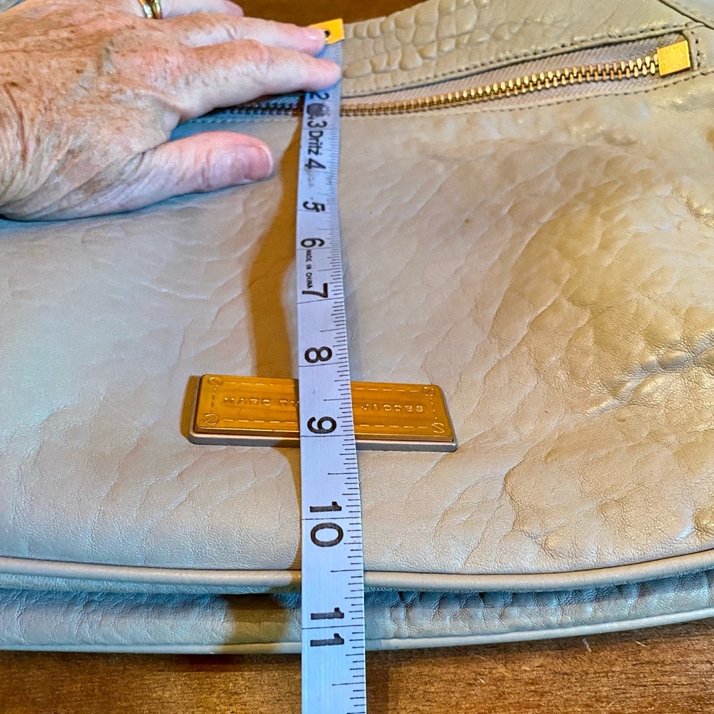 🔥Marc by Marc Jacobs Cement Lamb Leather Top Handle Crossbody Bag🔥 - Picture 11 of 16